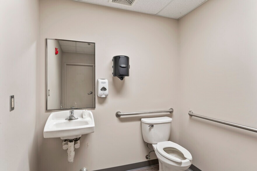 More Photos Of 1443 Granger Dr, Davison Medical For Lease