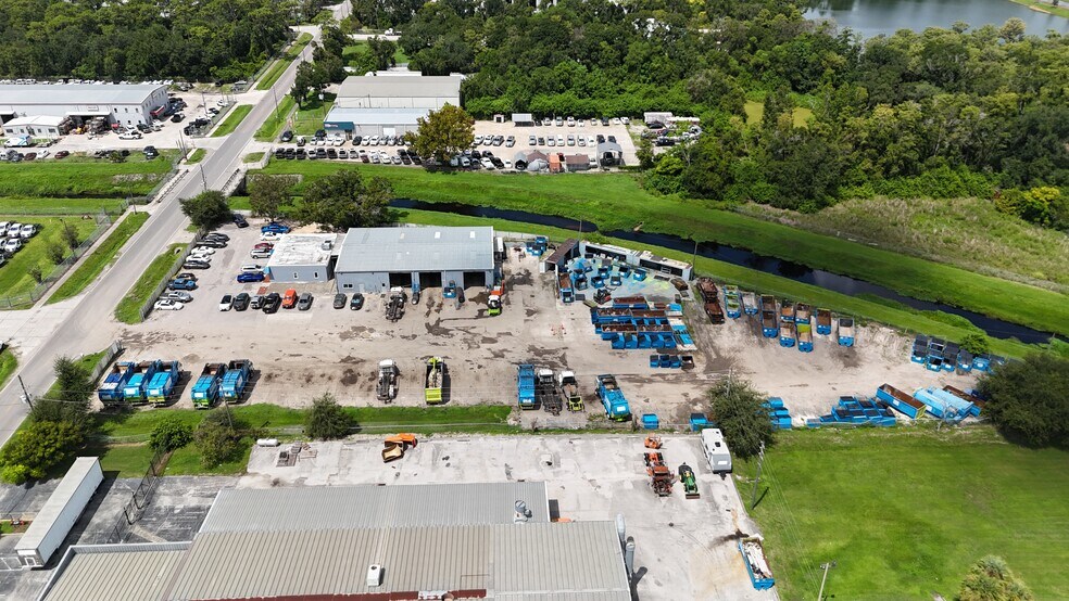 More Photos Of 481 Thorpe Rd, Orlando Warehouse For Lease