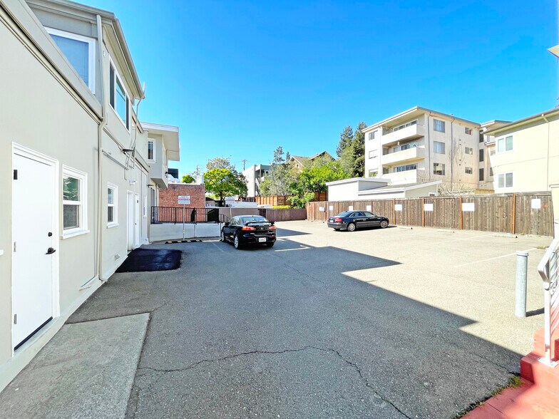 More Photos Of 3929 Grand Ave, Oakland Medical For Lease