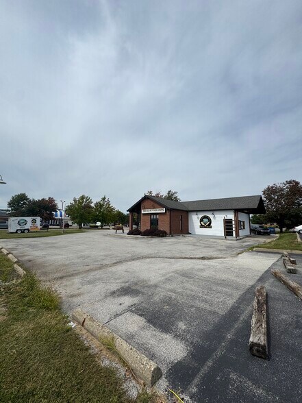 More Photos Of 3623 Braddock Dr, Lafayette Bank For Sale