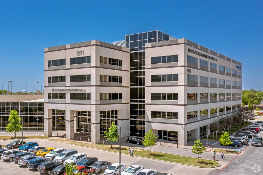 More Photos Of 2021 N MacArthur Blvd, Irving Medical For Lease