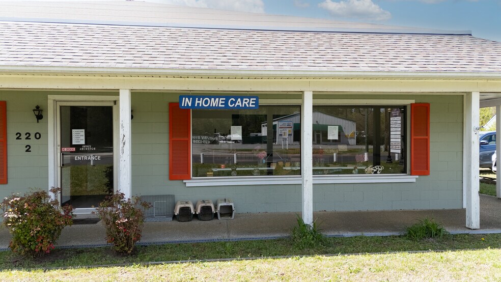 More Photos Of 220 Chesapeake Dr, White Stone Office For Sale