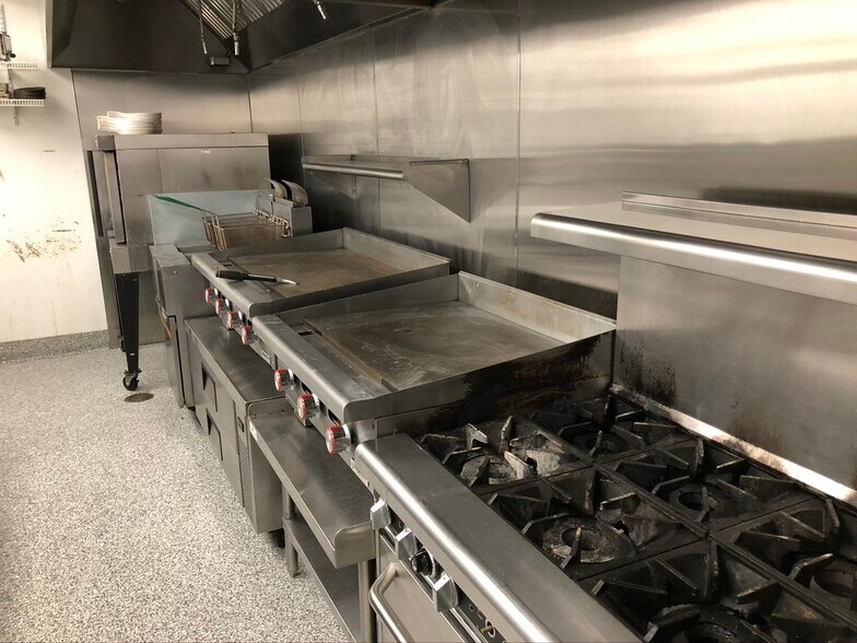More Photos Of 106 E Lincoln Hwy, Dekalb Restaurant For Lease