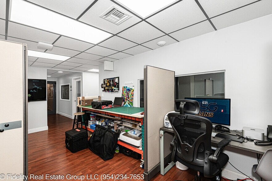 More Photos Of 3650 Coral Ridge Dr, Coral Springs Light Manufacturing For Sale