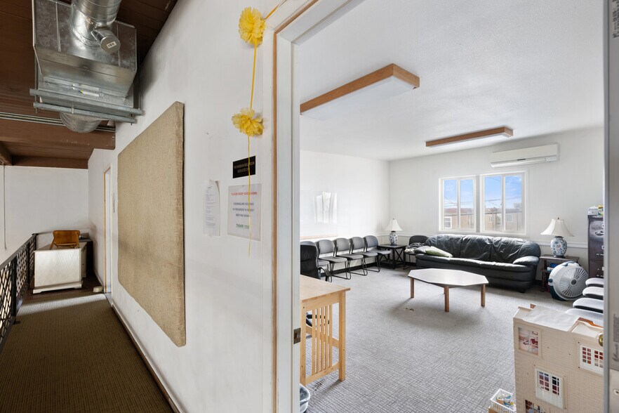 More Photos Of 482 Manor Plz, Pacifica Storefront For Sale