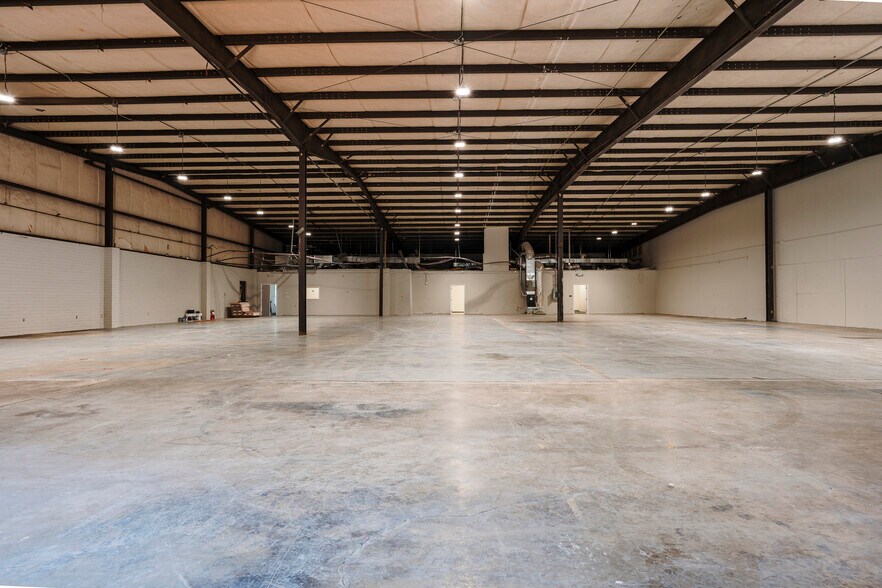 More Photos Of 510 Corliss St, Greensboro Light Manufacturing For Lease