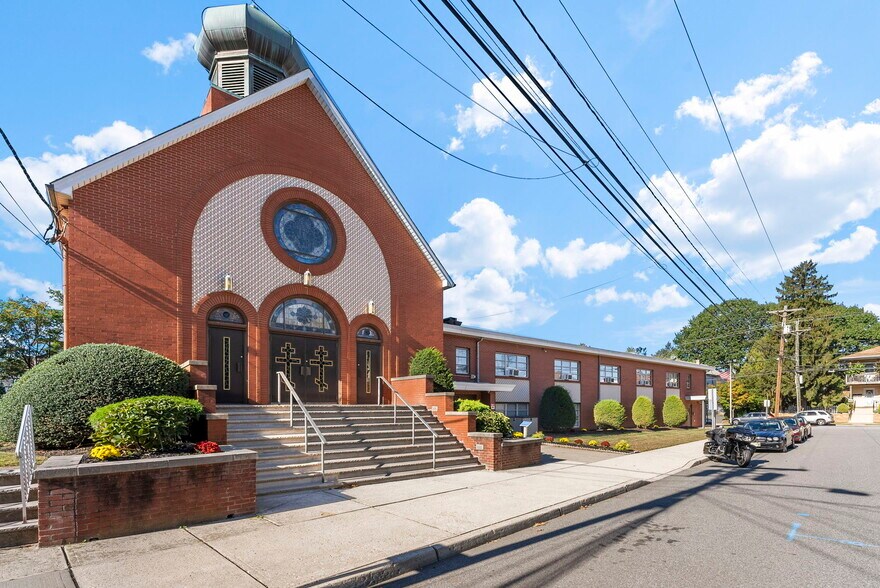 Primary Photo Of 35 Orange Ave, Clifton Religious Facility For Lease