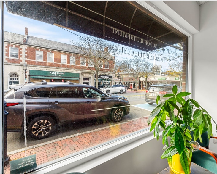 More Photos Of 535 Main St, Winchester Freestanding For Lease