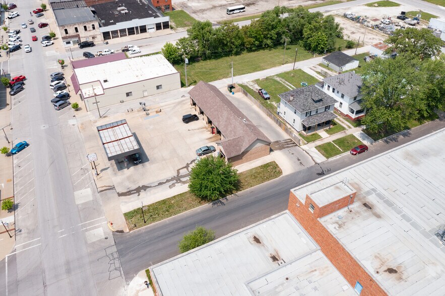 More Photos Of 301 W Coates St, Moberly Specialty For Sale