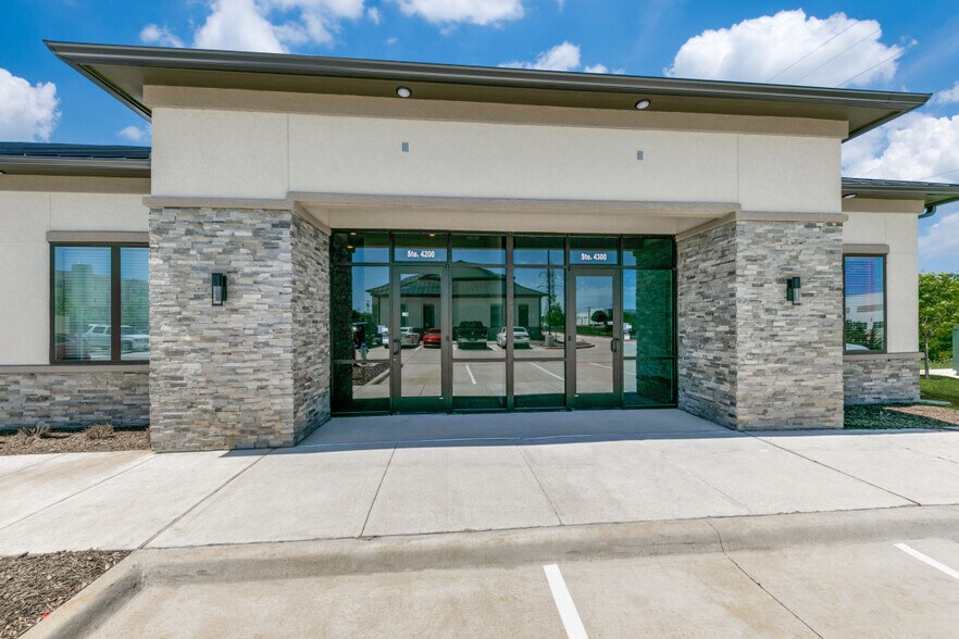 Primary Photo Of 525 Shiloh Rd, Plano Coworking Space