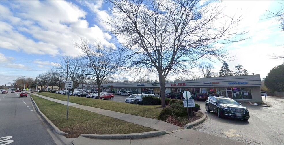 More Photos Of 2823-2855 Dundee Rd, Northbrook Storefront For Sale