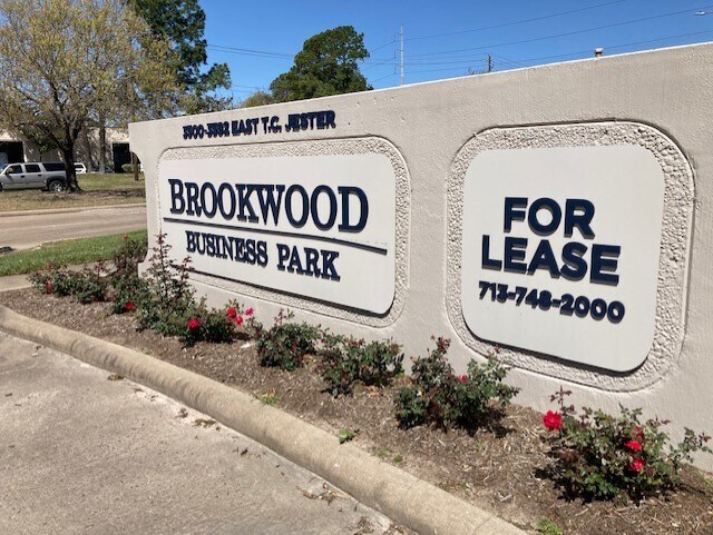 More Photos Of 3572-3580 E TC Jester Blvd, Houston Unknown For Lease