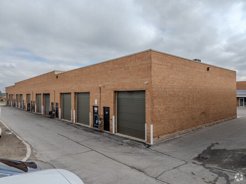 More Photos Of 8 Automatic Rd, Brampton Light Distribution For Sale