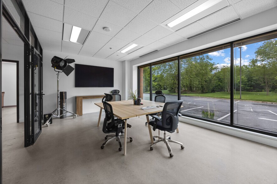 More Photos Of 1 Texas Station Ct, Timonium Office For Lease