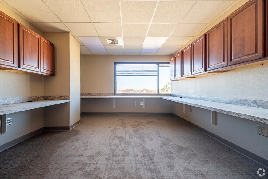 More Photos Of 2424 50th St, Lubbock Medical For Sale