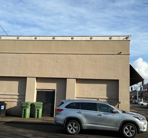 More Photos Of 295 S Broadway, Coos Bay Restaurant For Sale