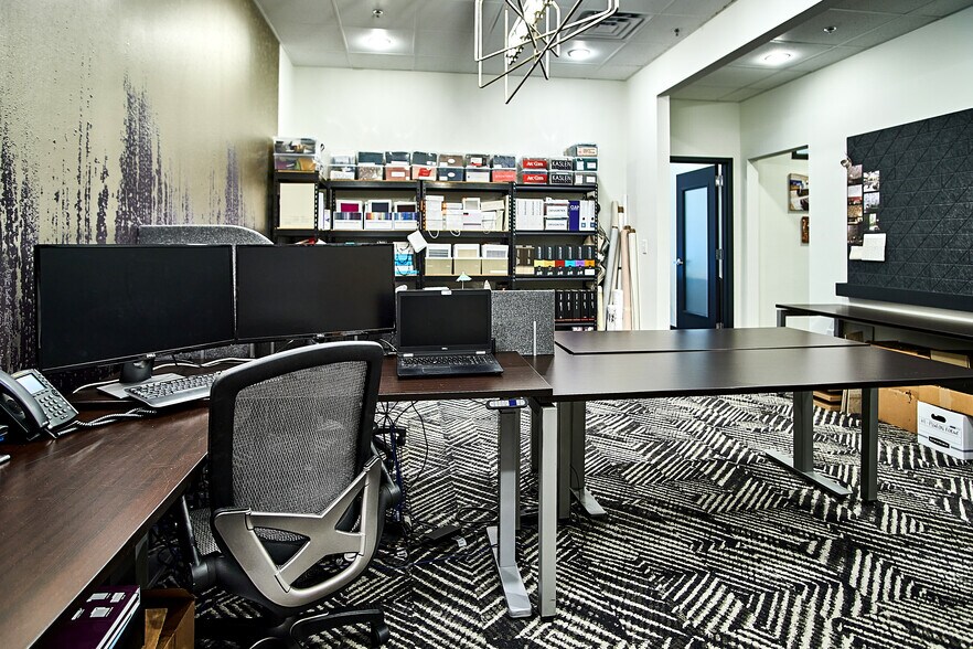 More Photos Of 1612 Westgate Cir, Brentwood Office For Lease