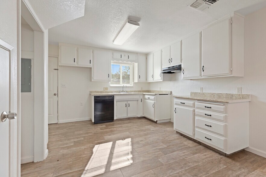 More Photos Of 6500 Jackson Ave, Riverbank Multifamily For Sale