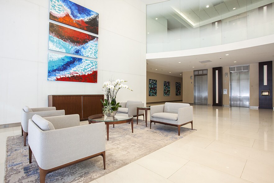 More Photos Of 255 Alhambra Cir, Coral Gables Office For Lease