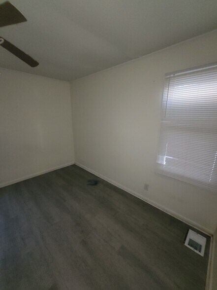 More Photos Of 1458 W 32nd St, Indianapolis Apartments For Sale