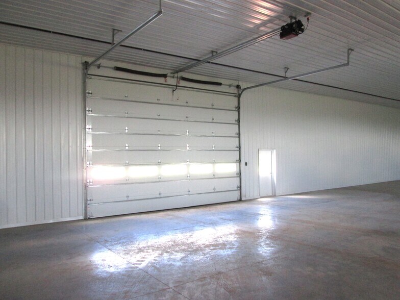 More Photos Of 10 Opportunity Dr, Abbotsford Distribution For Lease