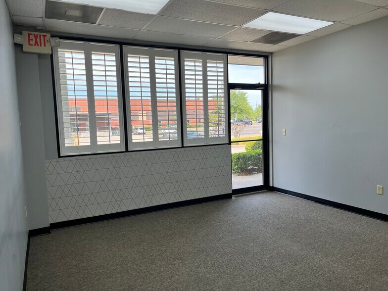 More Photos Of 1000 Lakeland Sq, Flowood Unknown For Lease