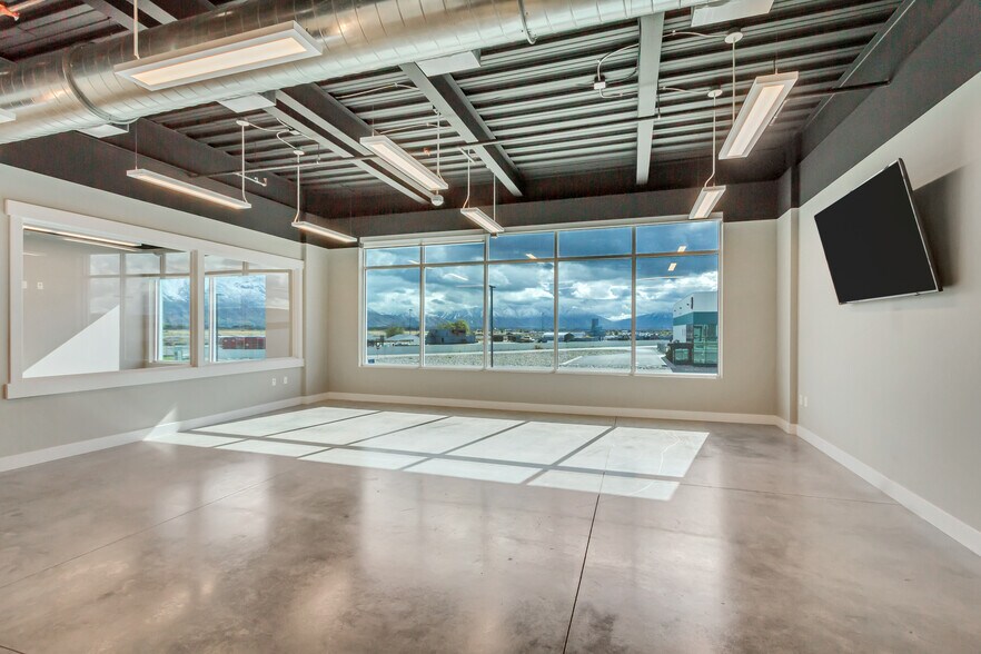 More Photos Of 3278 W 1150 S, Provo Office For Sale