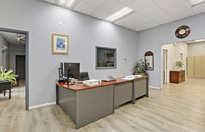 More Photos Of 3720 Hawthorne Ct, Waukegan Warehouse For Sale