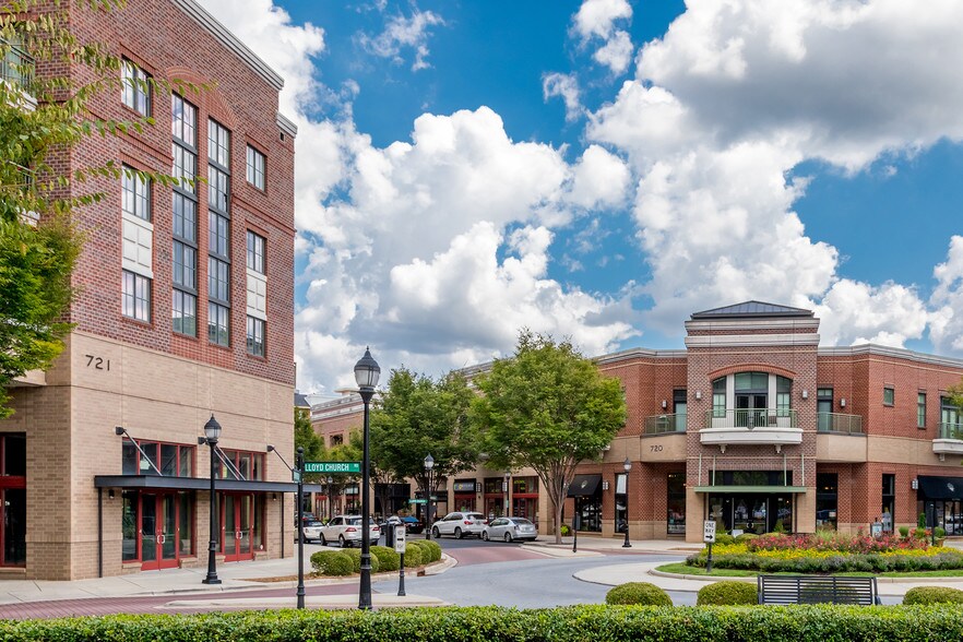 More Photos Of 721 Governor Morrison St, Charlotte Unknown For Lease