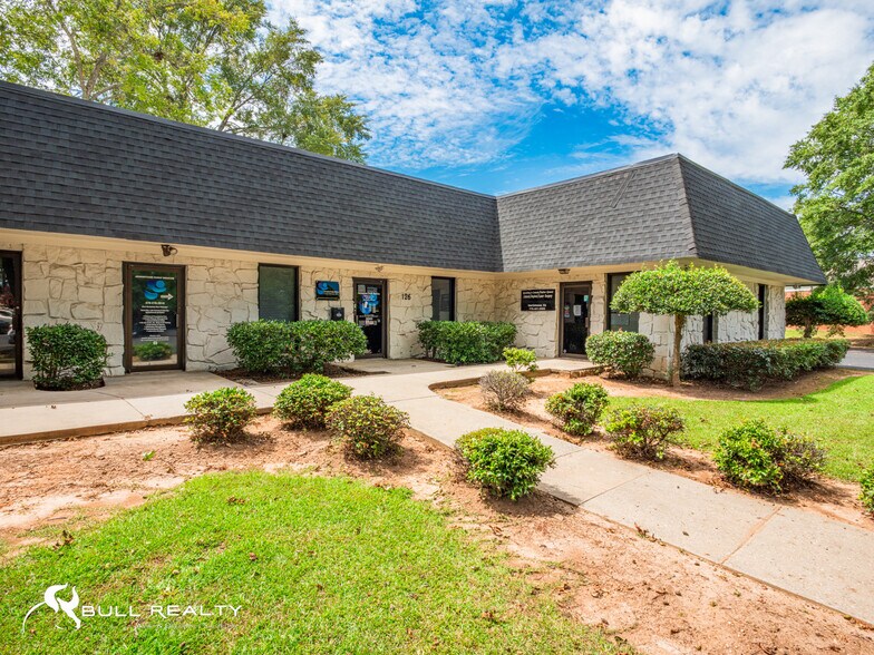 More Photos Of 98-128 N Park Dr, Fayetteville Medical For Lease