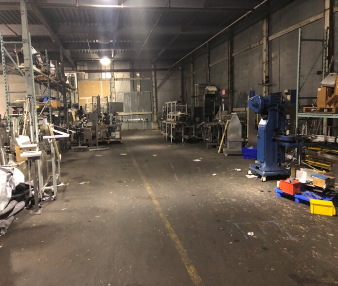 More Photos Of 20 N Front St, Bally Distribution For Sale