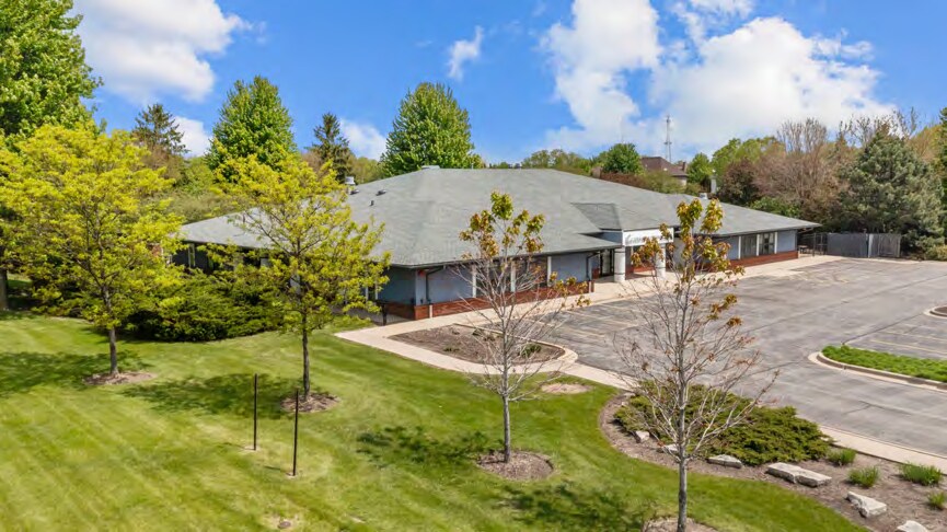 More Photos Of 2323 Fargo Blvd, Geneva Freestanding For Sale
