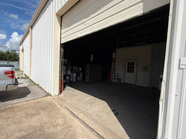 More Photos Of 201 N 16th St, La Porte Industrial For Sale
