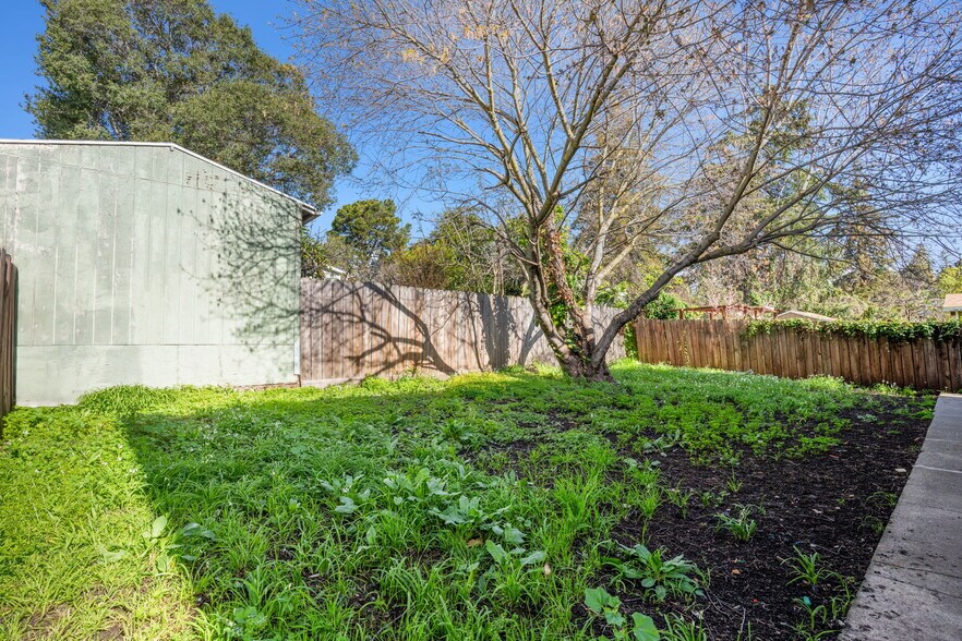 More Photos Of 2261 48 Ave, Oakland Apartments For Sale