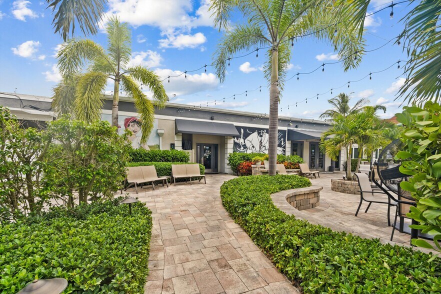 More Photos Of 514 NW Dixie Hwy, Stuart General Retail For Sale