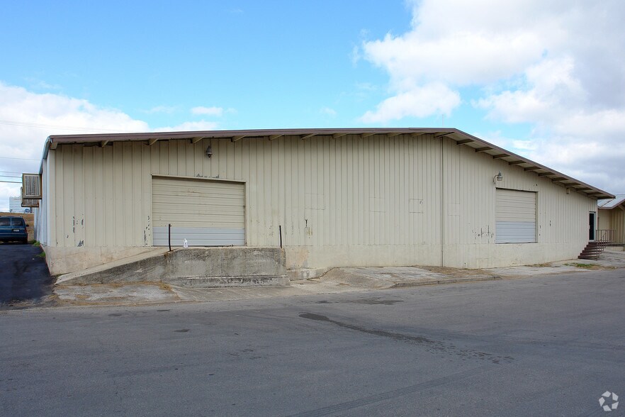 More Photos Of 4907 NW Industrial Dr, San Antonio Warehouse For Lease