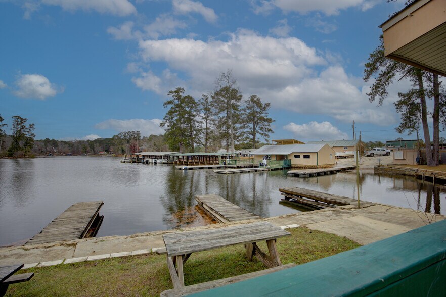 More Photos Of 8726 Jackson Lake Rd, Monticello Marina For Sale