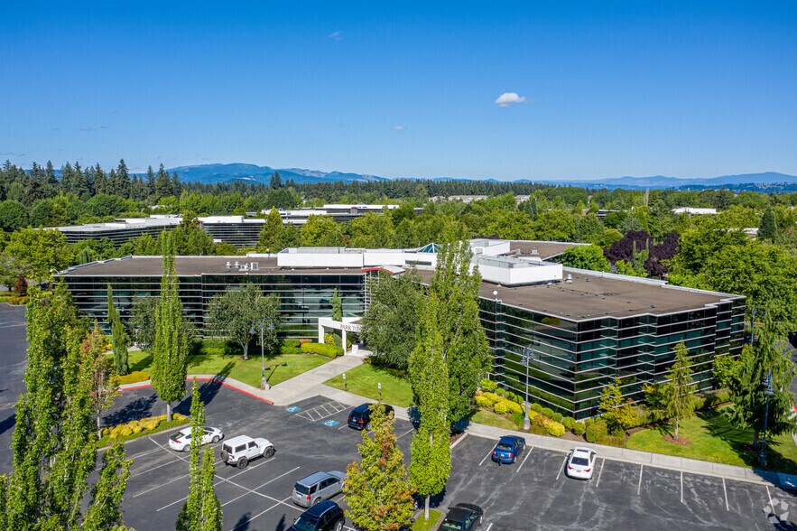 More Photos Of 222 NE Park Plaza Dr, Vancouver Office For Lease