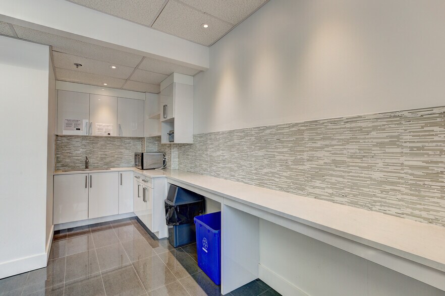 More Photos Of 510 Boul Saint-Laurent, Montréal Loft Creative Space For Sale
