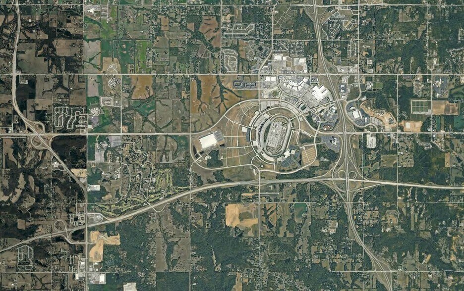 More Photos Of Plaza at the Speedway, Kansas City Land For Lease