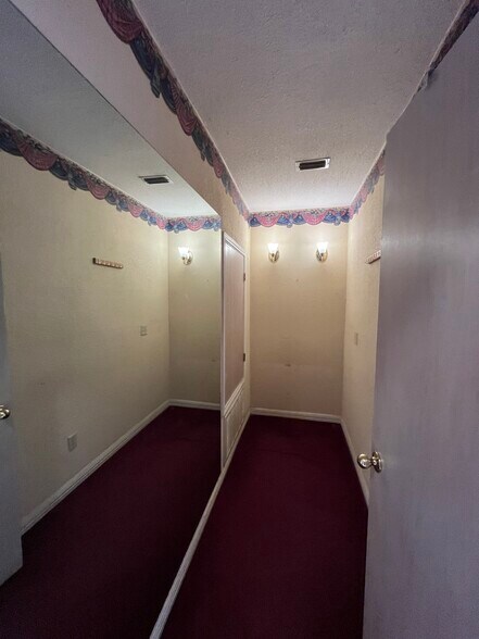 More Photos Of 102 W Calton Rd, Laredo Office Residential For Sale