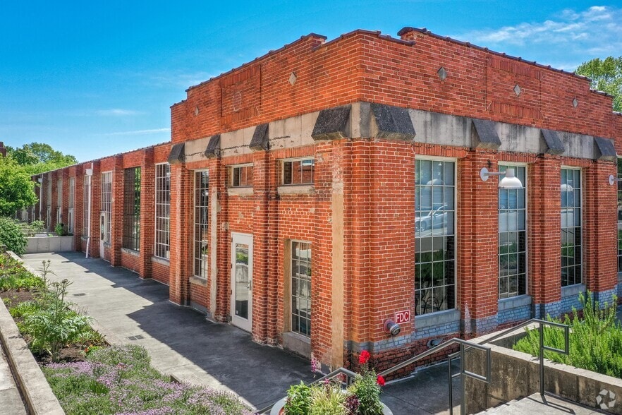 More Photos Of 807 E Main St, Durham Unknown For Lease
