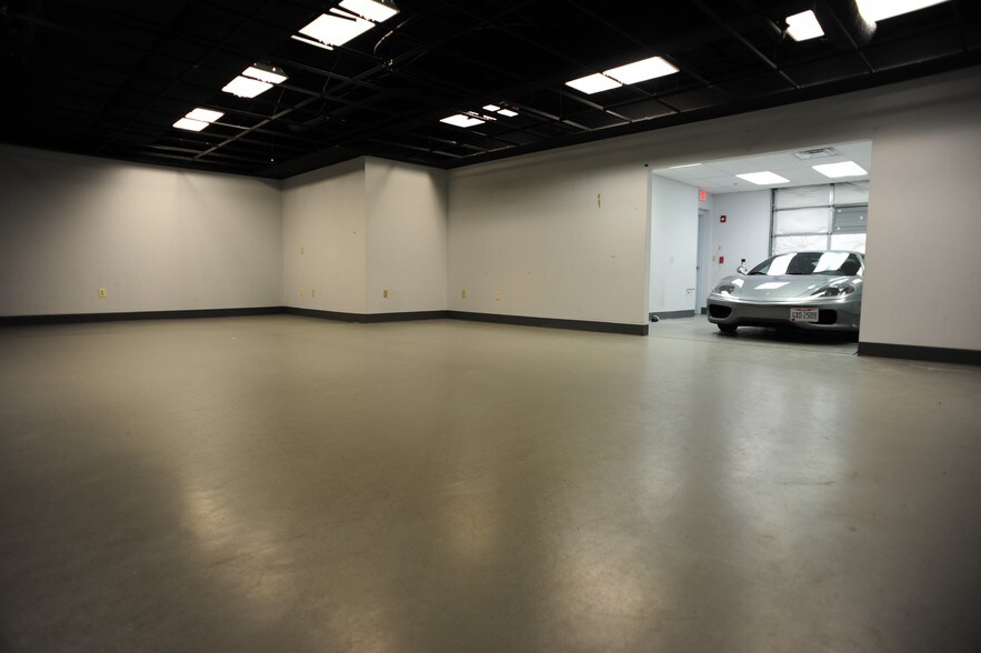 More Photos Of 600 Lakeview Plaza Blvd, Worthington Office For Lease