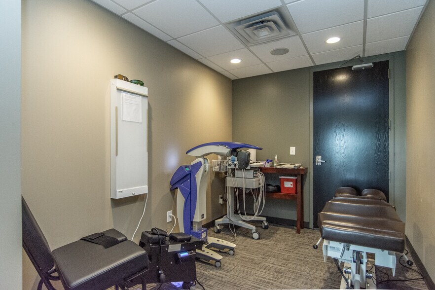 More Photos Of 7300 France Ave S, Edina Medical For Sale