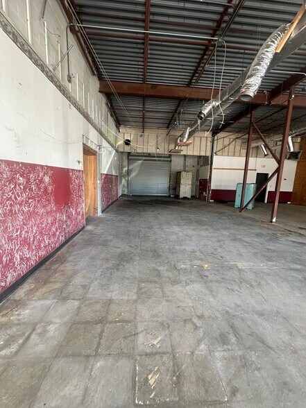 More Photos Of 2000 Mcmillan Ave, Charleston Unknown For Sale
