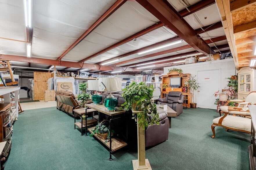 More Photos Of 1060 SR 29 S, LaBelle General Retail For Sale