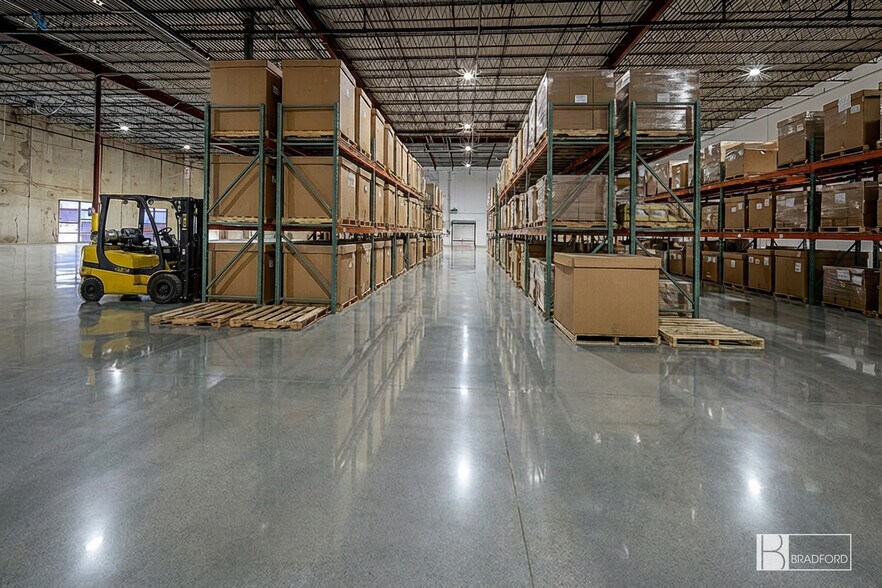 More Photos Of 8330 Endicott Ln, Dallas Warehouse For Lease