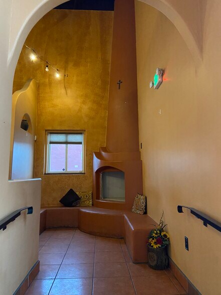 More Photos Of 108 N Mandan St, Bismarck Storefront Retail Office For Sale