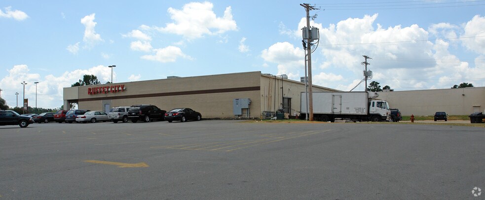 More Photos Of 1426-1528 Military Rd, Benton General Retail For Lease