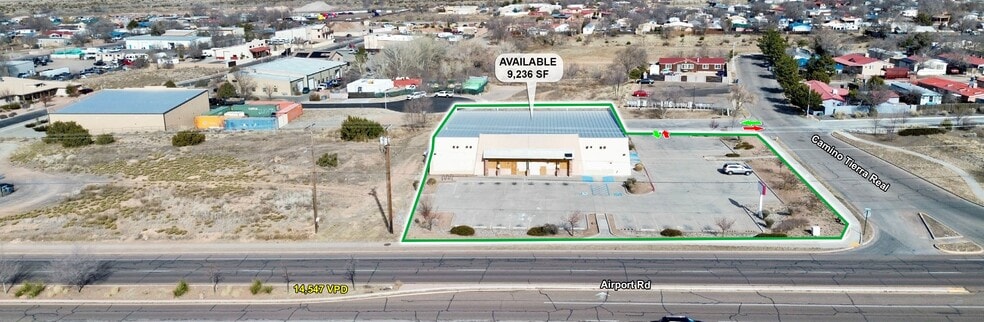 More Photos Of 6629 Airport Rd, Santa Fe Freestanding For Lease